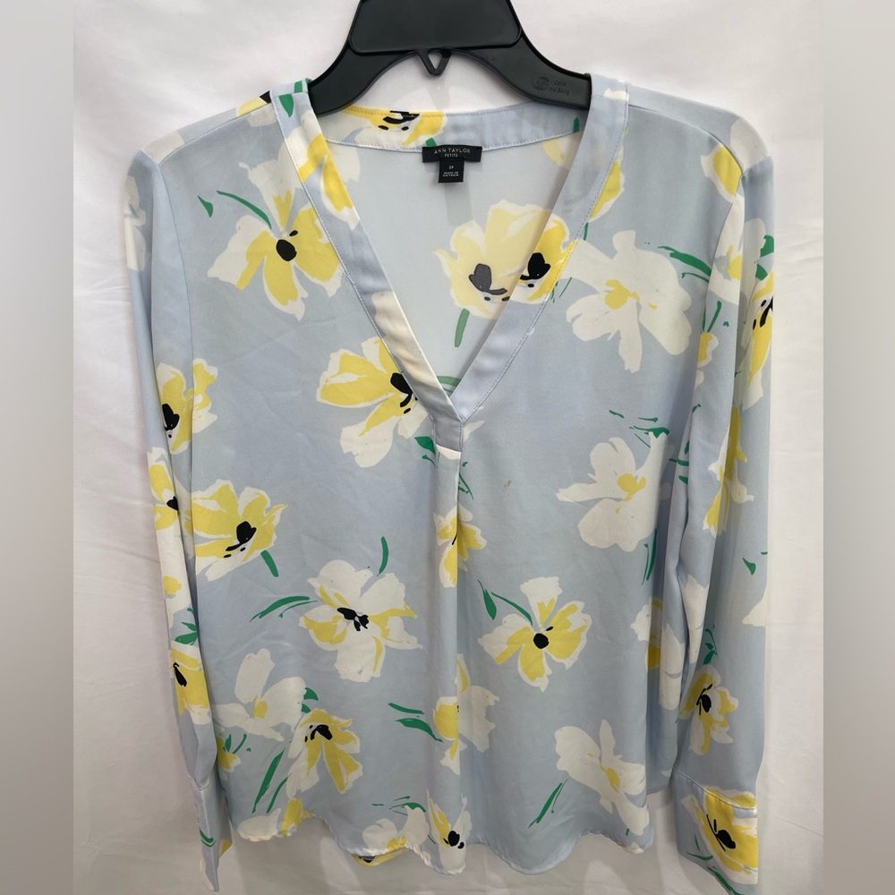 Ann Taylor Light Blue Floral Blouse long sleeve size small petite